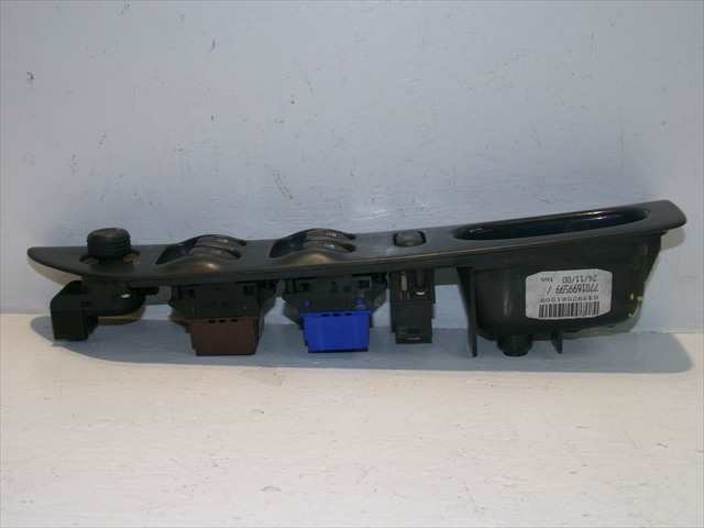 Foto 2ª: Botonera Elevalunas Renault Laguna 1.9 DTI 1998-2001 [F9QF7] (2001)