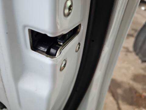 Cerradura Puerta Delantera Derecha Kia Sportage CONCEPT 4X2 135CV 99KW