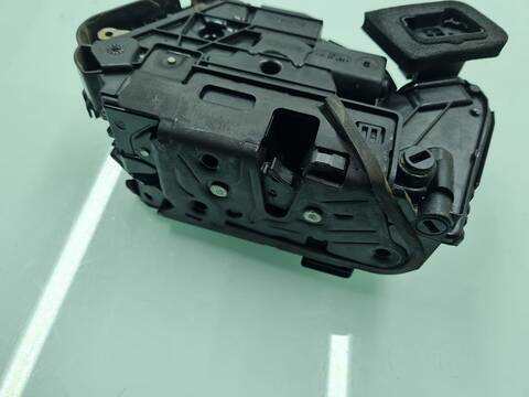 Foto 3ª: Cerradura Puerta Trasera Derecha Volkswagen Golf LAST EDITION BM 131CV 96KW [DPB] (2019)