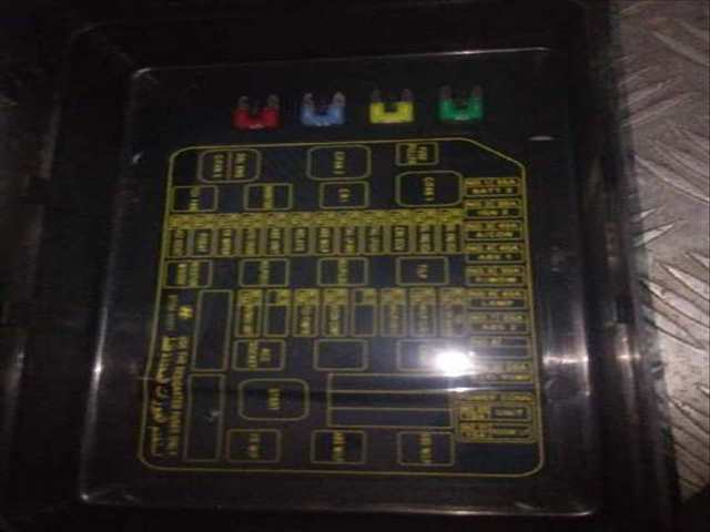 Foto 4ª: Caja Reles Fusibles Hyundai Terracan 2.9 CRDI GL 163CV 120KW [J3] (2004)