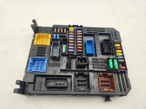 Caja Reles Fusibles DS 7 LOUVRE 179CV 132KW