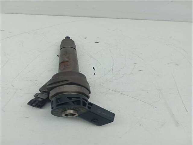 Foto 2ª: Inyectores Bmw Serie 5 518 520 D 184CV 135KW [N47D20C] (2010)