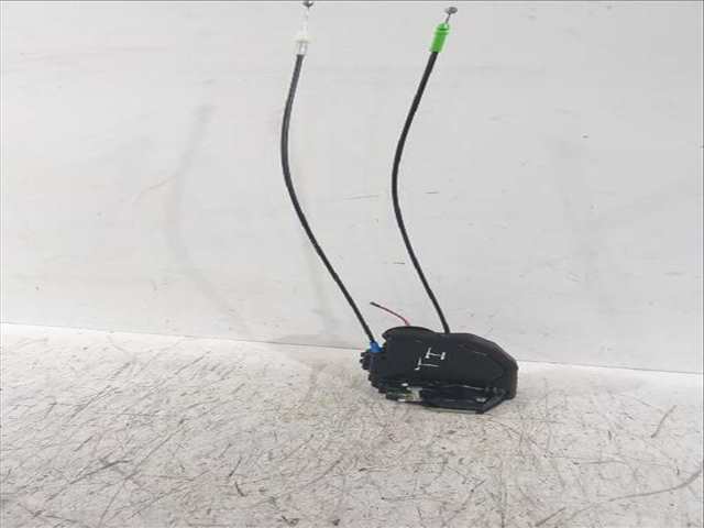 Cerradura Puerta Trasera Izquierda Toyota Auris 1.6 ZRE151_) 124CV