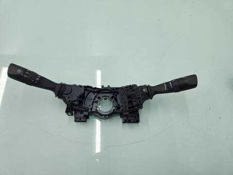 Mando Multifuncion Toyota Hilux DOBLE CABINA DLX 4X4 149CV 110KW