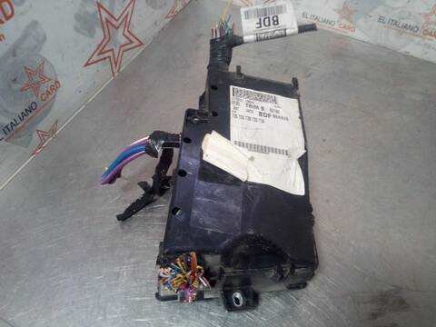 Foto 4ª: Caja Reles Fusibles Ford Focus TITANIUM 116CV 85KW [T1DA] (2012)