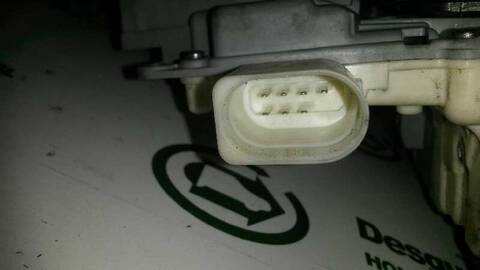 Foto 3ª: Cerradura Puerta Trasera Derecha Volkswagen Passat 2.0 TDI 140CV 103KW [CBA] (2008)