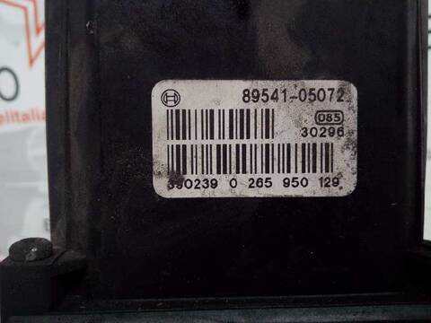 Foto 2ª: Abs Toyota Avensis 2.0 D4-D EXECUTIVE SEDAN 4-PTAS) BERLINA 116CV 85KW [1CDFTV] (2003)