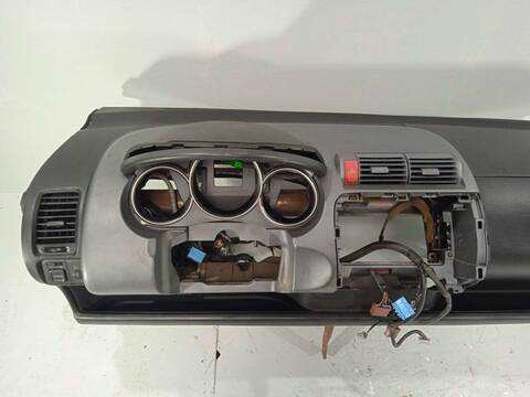 Foto 2ª: Salpicadero Honda Jazz 1.2 DSI CAT 78CV 57KW [L12A1] (2002)