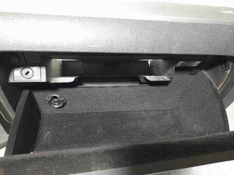 Foto 3ª: Guantera Volkswagen Golf ADVANCE BLUEMOTION 105CV 77KW [CAY] (2012)