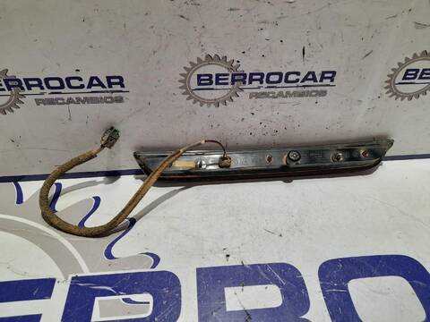 Foto 2ª: Piloto Trasero Central Land Rover Range VERSION INDEFINIDA (2013)