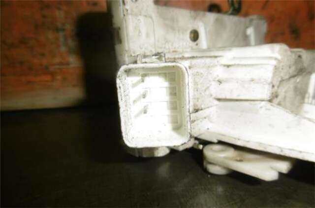 Foto 3ª: Cerradura Puerta Trasera Derecha Ford Mondeo 2.0 16V TDDI - TDCI [D6BA]