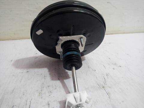 Foto 2ª: Servofreno Volkswagen Golf COMFORTLINE BLUEMOTION AUT. 150CV (2013)