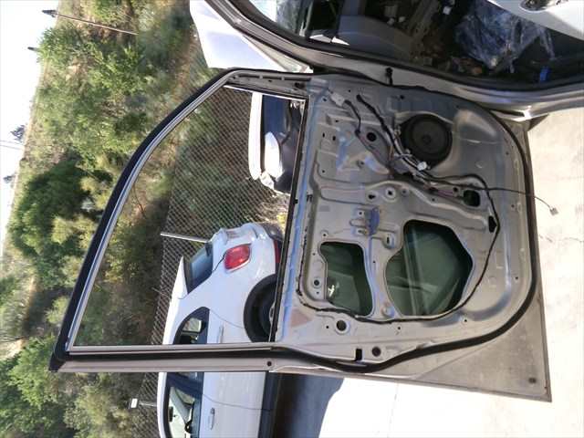 Foto 2ª: Puerta Delantera Izquierda Toyota Noah 2.0 G 2001-2007 [1AZFSE] (2006)
