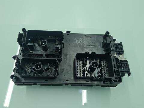 Foto 2ª: Caja Reles Fusibles Opel Insignia SPORT 160CV 118KW [A20DTH] (2011)