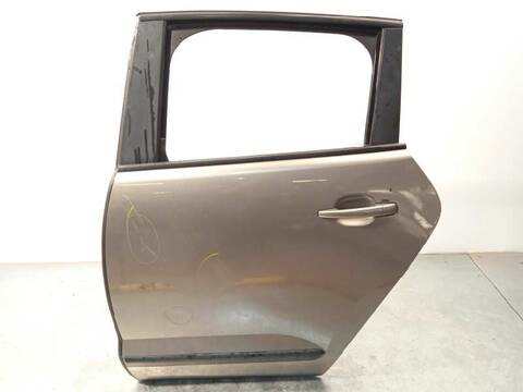 Puerta Trasera Izquierda Peugeot 3008 CONFORT 109CV 80KW