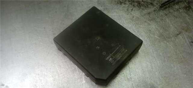 Foto 3ª: Caja Reles Fusibles Renault Laguna 2.0 AUTHENTIQUE [2.0 LTR. - 96 KW DCI DIESEL CAT] [M9RG742]