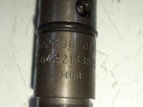 Foto 3ª: Inyectores Volkswagen Passat 2.5 V6 TDI 150CV 110KW [AKN] (2002)