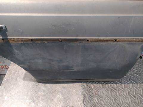 Foto 2ª: Puerta Trasera Derecha Mercedes Clase E 180 D 300 COUPE BERLINA 265CV 195KW [115954] (1977)