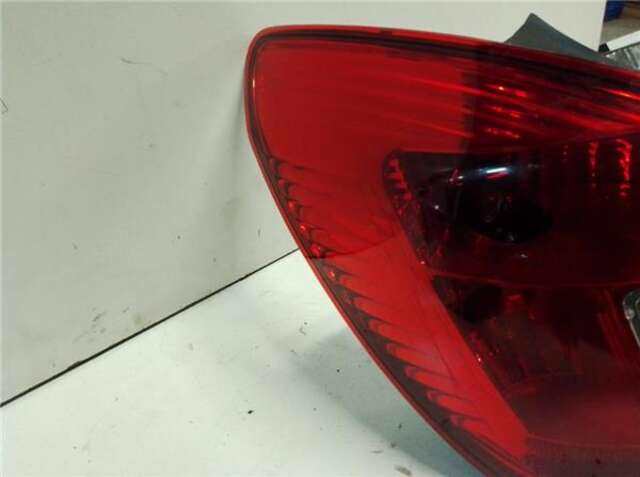 Foto 2ª: Piloto Trasero Izquierdo Opel Corsa 1.3 16V CDTI (90 CV) [Z13DTH]