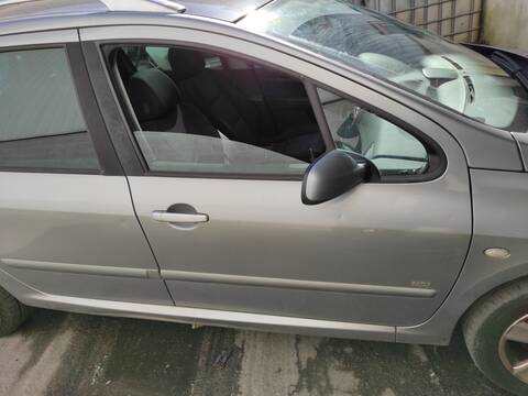 Puerta Delantera Derecha Peugeot 307 9HY