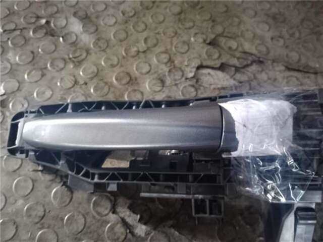 Maneta Exterior Delantera Izquierda Mercedes Clase C 160 2.1 C 220 D (205.304) [2.1 LTR. - 125 KW CDI CAT]