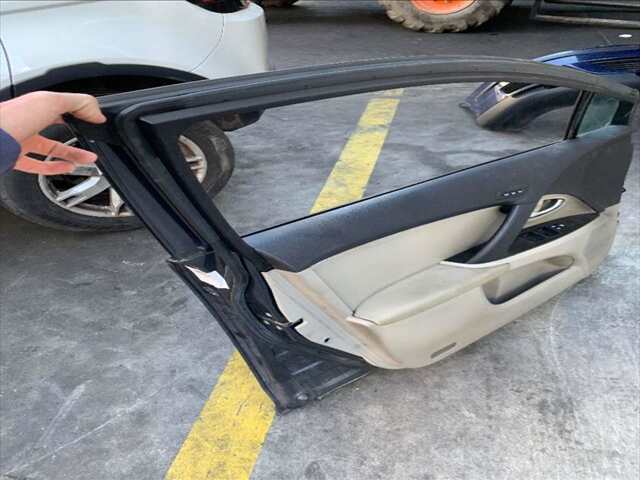 Foto 2ª: Puerta Delantera Izquierda Toyota Avensis 2.2 D4D 150CV [2AD-FTV] (2010)