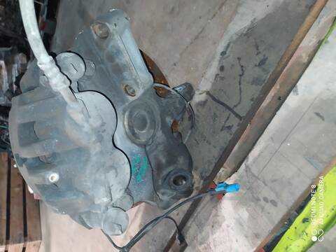 Foto 2ª: Mangueta Delantera Izquierda Mercedes Sprinter 210/213/216 CDI 906.111/113) 163CV 120KW CAJA ABIERTA [651955] (2014)