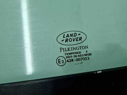 Foto 3ª: Luna Trasera Izquierda Land Rover Defender 2.4 TD4 122CV 90KW [HPCR] (2007)