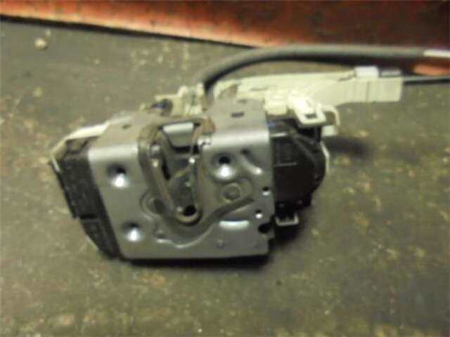 Cerradura Puerta Delantera Izquierda Mercedes Sprinter 216 (906.613)