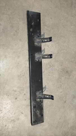 Foto 3ª: Refuerzo Paragolpes Delantero Toyota Hilux 2.4 D AN120 [2GDFTV] (2018)