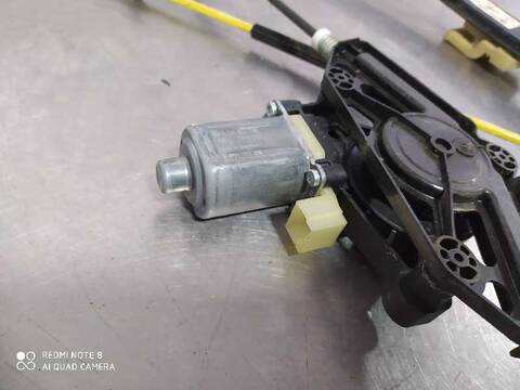 Foto 3ª: Elevalunas Eléctrico Delantero Derecho Skoda Octavia SCOUT 4X4 150CV 110KW [CRM] (2017)