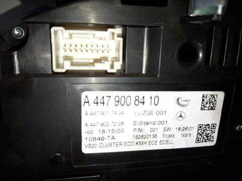 Foto 3ª: Cuadro de Instrumentos Mercedes Vito 2.1 CDI CAT 136CV 100KW (2014)