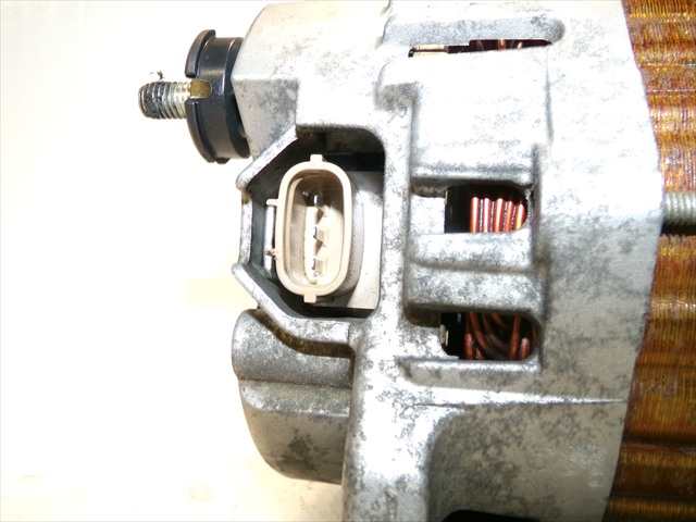 Foto 4ª: Alternador Nissan Qashqai 1.6 DCI 2010-2014 [R9M] (2013)