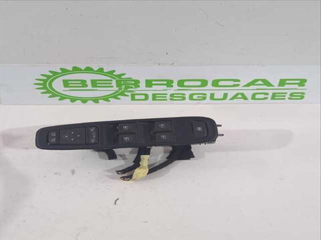 Foto 2ª: Botonera Elevalunas Dacia Duster 1.0 TCE 90 91CV [H4D 470] (2017)