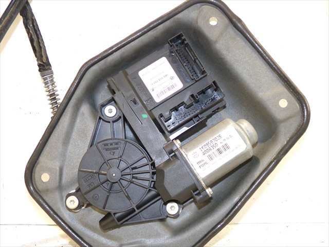 Foto 3ª: Elevalunas Eléctrico Delantero Derecho Volkswagen Golf 1.4 G SERIE 5, 2004-2008 [BCA] (2005)