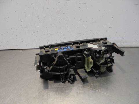 Foto 4ª: Mando Calefacción A. A. Peugeot 207 CONFORT 95CV 70KW [BFS] (2008)