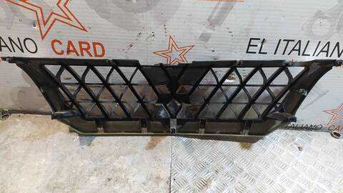 Foto 3ª: Rejilla Delantera Mitsubishi Montero 2.5 TD GLS PLUS 115CV 85KW [4D56] (2001)