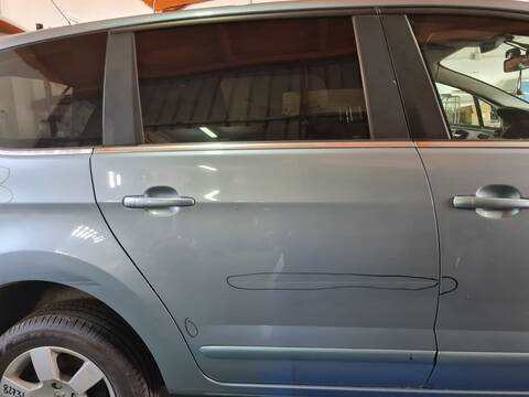 Puerta Trasera Derecha Peugeot 5008 PREMIUM 150CV 110KW