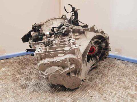 Foto 3ª: Caja Cambios Hyundai Tucson SLE MILD-HYBRID 2WD 116CV 85KW [D4FE] (2019)