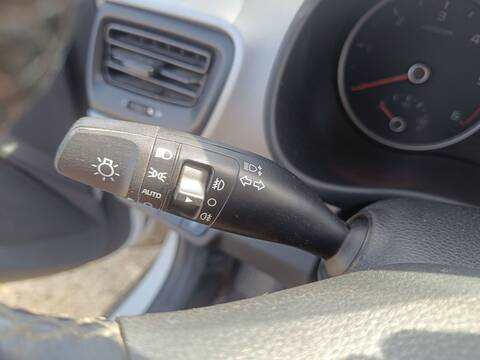 Mando Luces Kia Stonic D4FE