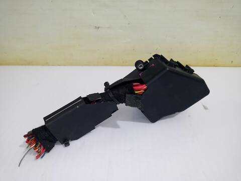 Foto 3ª: Caja Reles Fusibles Audi A6 2.5 TDI QUATTRO 180CV [BAU] (2001)