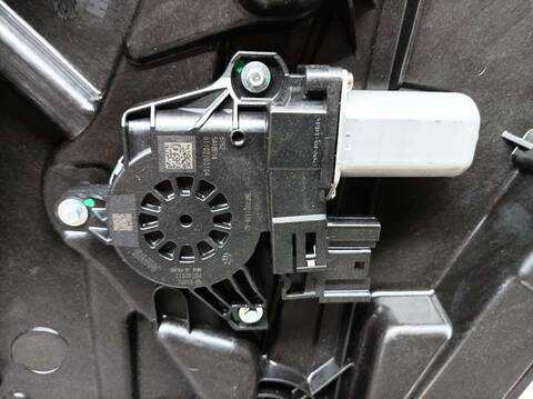 Foto 2ª: Elevalunas Manual Trasero Derecho Bmw X1 1.8 GI SDRIVE 18I AUT. 136CV 100KW B38 U11 [B38A15P] (2022)