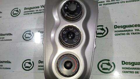 Foto 2ª: Mando Calefacción A. A. Toyota Yaris BLUE 87CV 64KW [2SZ] (2006)