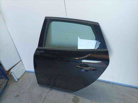 Foto 3ª: Puerta Trasera Izquierda Volvo V40 MOMENTUM 114CV 84KW [D4162T] (2015)