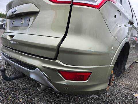 Foto 3ª: Paragolpes Trasero Ford Kuga T8MA (2014)