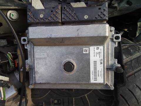 Foto 3ª: Centralita Motor ECU Peugeot 208 1.2 12V E-VTI 82CV 60KW [HM05] (2019)