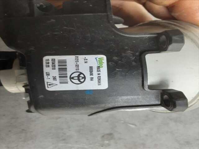 Foto 2ª: Faro Antiniebla Delantero Derecho Toyota Yaris 1.5 HIBRID 73-75CV/54-55KW 0CV [1NZ] (2018)