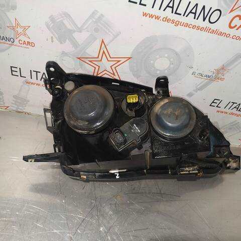 Foto 4ª: Faro Izquierdo Toyota Avensis 2.0 SOL 4-PTAS.) BERLINA 150CV 110KW [1AZFSE] (2002)