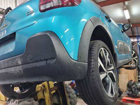 Foto 3ª: Paragolpes Trasero Citroen C3 FEEL 102CV 75KW [YH01] (2022)