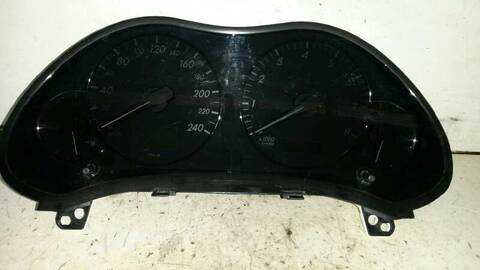 Cuadro de Instrumentos Toyota Avensis 1.8 16V CAT BERLINA 129CV 95KW